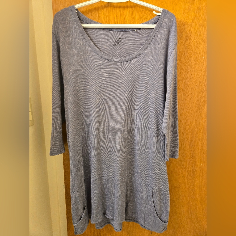 Toad&Co. XL Blue 3/4 Length sleeve long shirt with front pockets. Organic Cotton